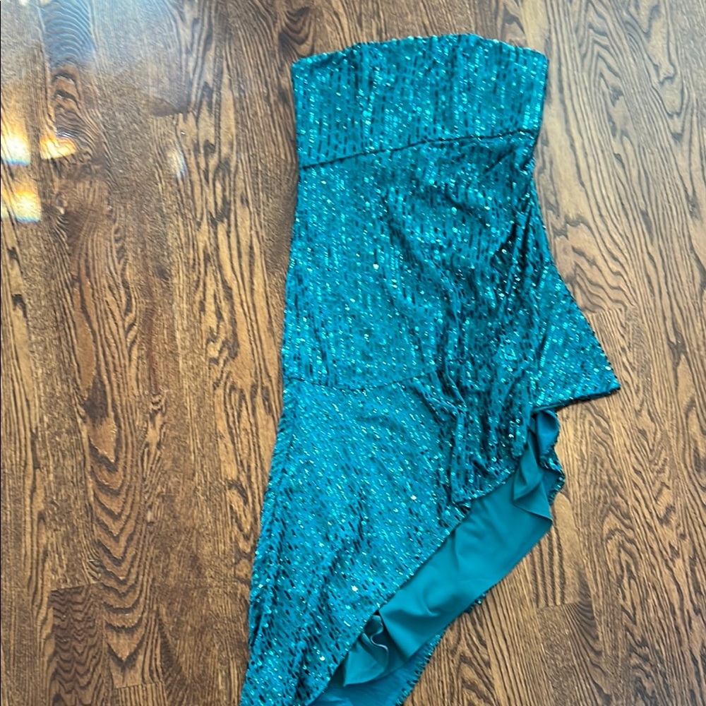 NBD Green Strapless Sleeveless Gown